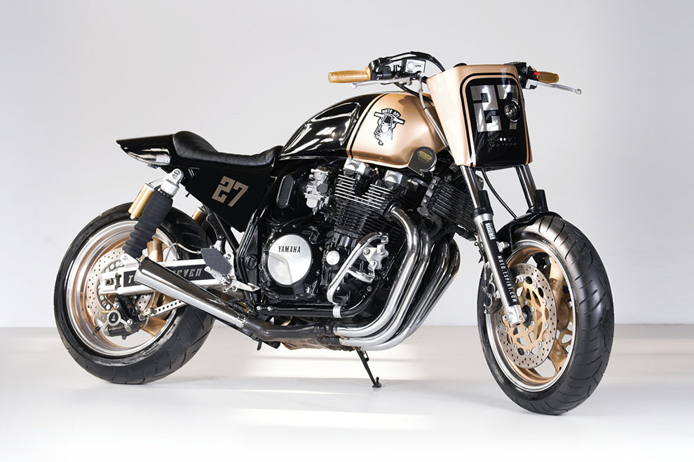 Yamaha XJR cafe racer